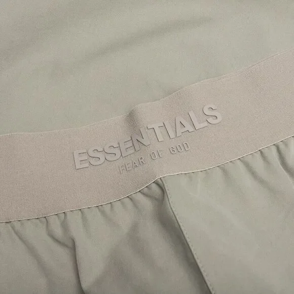 New Essentials Fear Of God Women’s Cargo Pants Size Medium in Oak - Picture 6 of 8